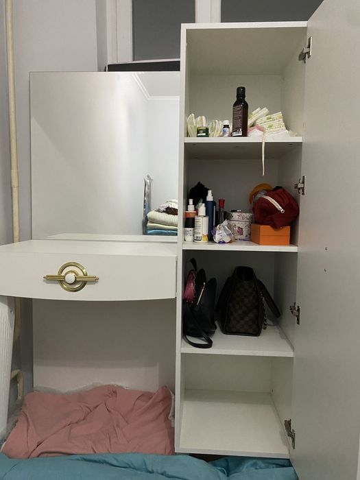 Камод , Шкаф айнамен