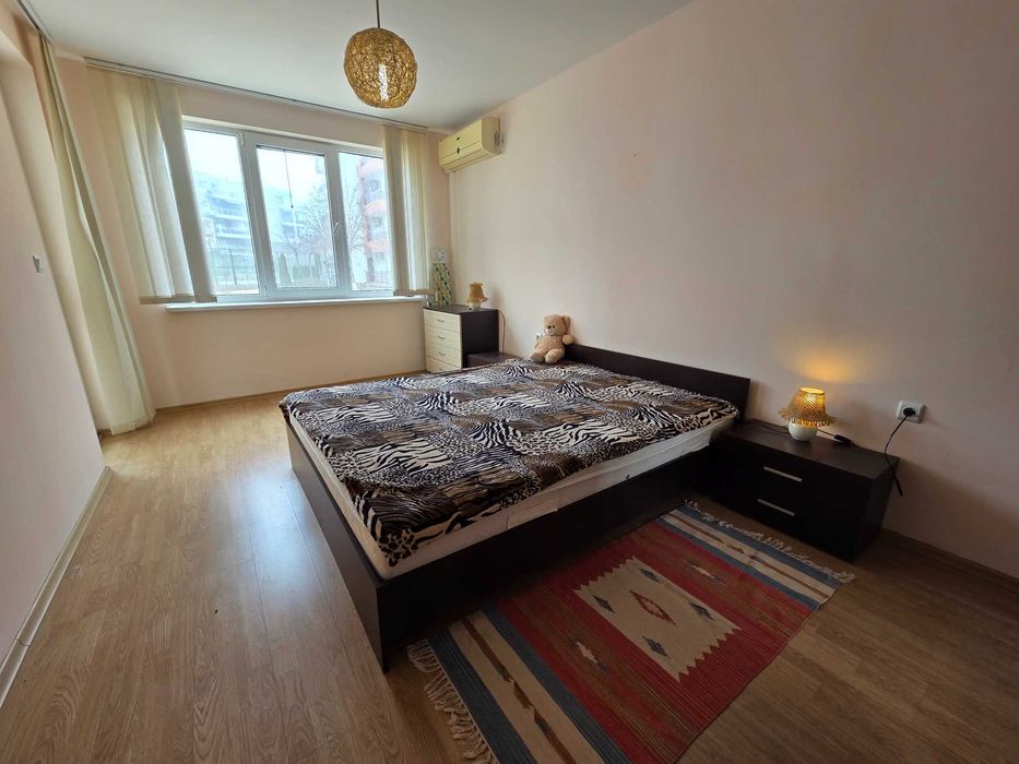 Двустаен апартамент на първа линия море в Равда