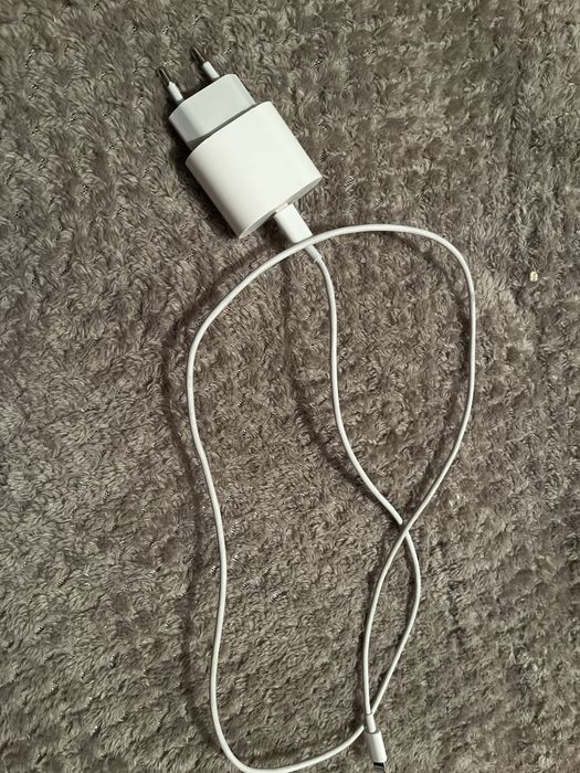 Продам зарядку на айфон бу