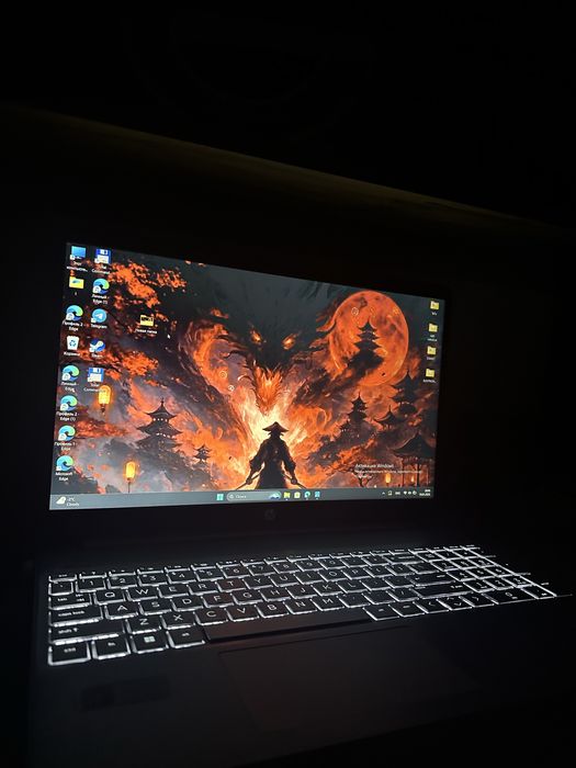 Noutbook HP Intel Core i5 xoli ishlatilmagan yangi  narxini kelishamiz