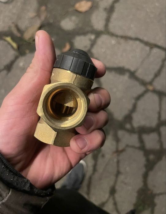 Срочно продам терморегулятор