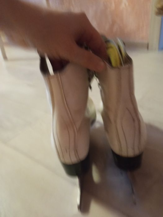 Коньки, 23 р-р, кожа