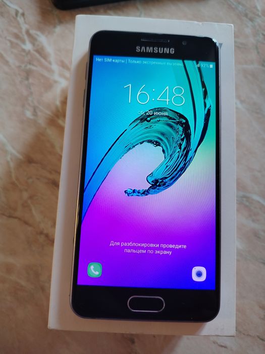Продается телефон Samsung Galaxy A3 dual sim
