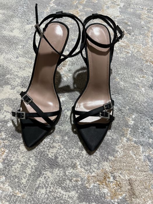 Босоножки (черная туфли в подарок)