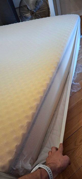 Vând saltea matrimonială 200x160x30 cm