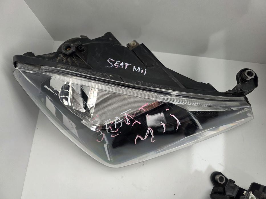 Фар  Seat Mii като нов