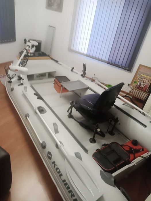 Напълно оборудвана надувама лодка за риболов