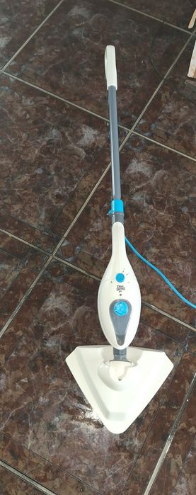 Aparat de curatat cu aburi