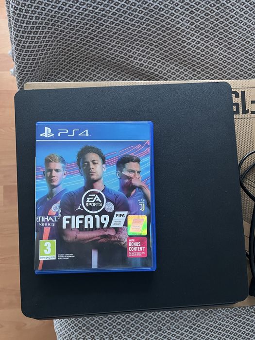 Vand PS4 Slim | 1TB  (Stare foarte buna)