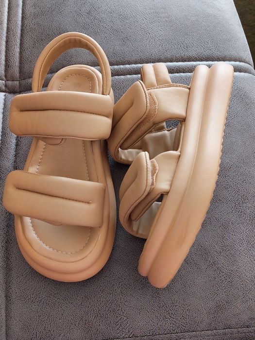 Продам обувь для девочек женщин