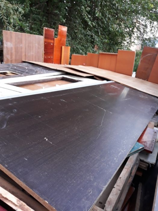 Lemne foc/ deseuri mobila