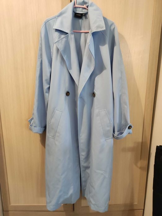 Продавам синъо манто