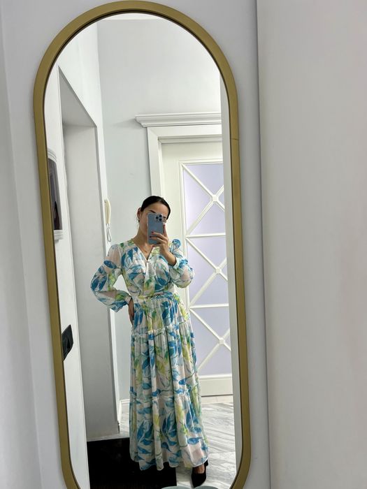 Платье 10000 тг размер 42-44