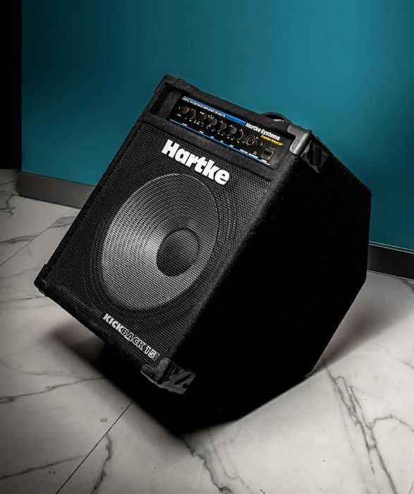 Комбо Усилвател за Бас Кирара Hartke HA120  във Отлично състояние.
