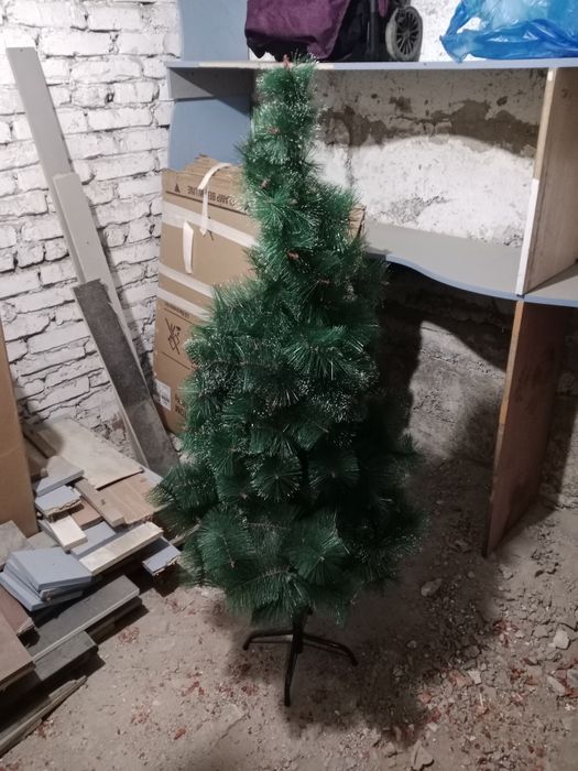 Ёлка с игрушками