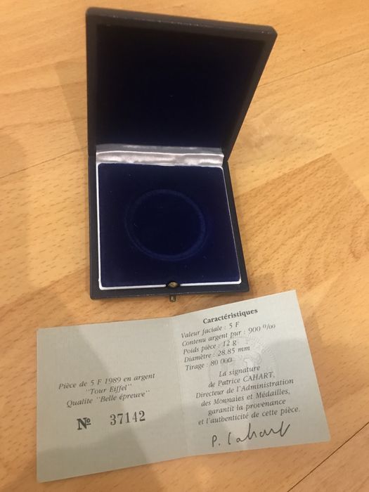 Лот кутии за колекционерски и инвестиционни монети