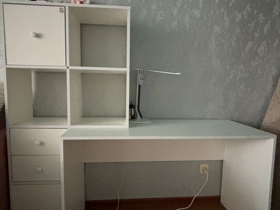 Шкаф белый. В отличном состоянии.