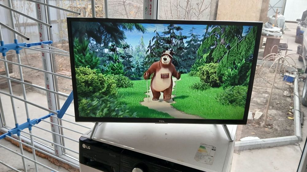 Срочно продам телевизор ТСЛ смарт тв