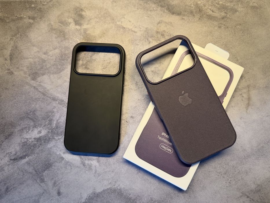 2 Кейса за Iphone 17 pro