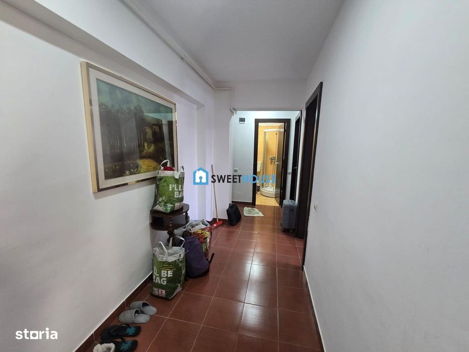 Apartament cu trei camere  constructie recenta