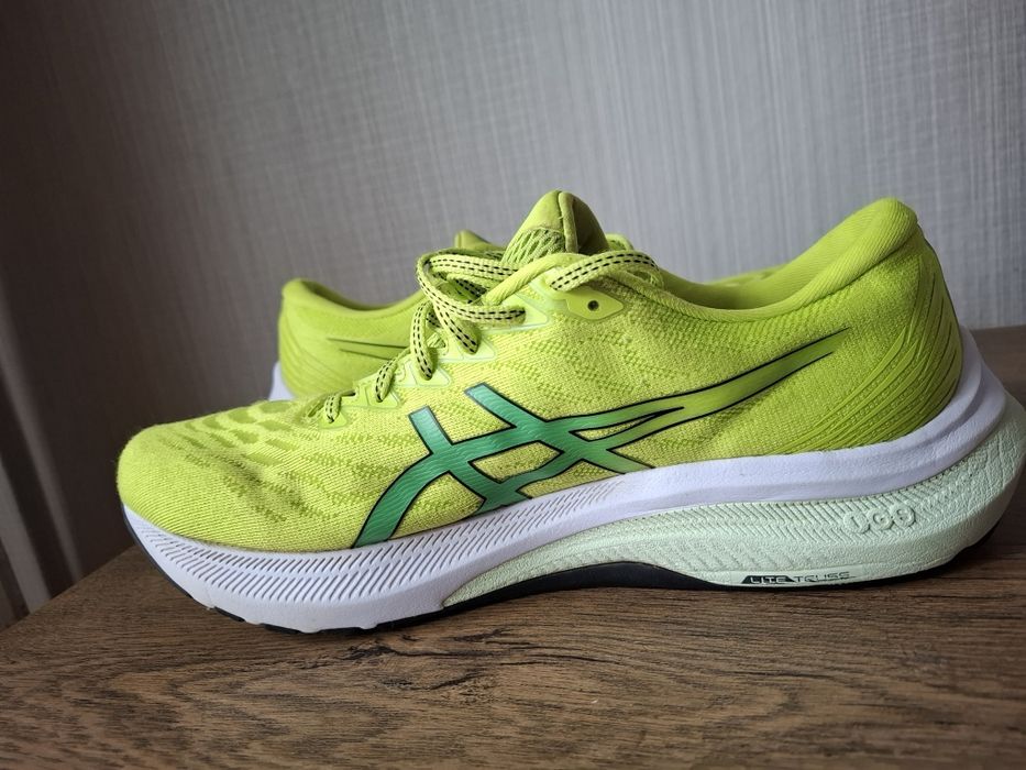 Asics gel 2000 маратонки 46 номер.