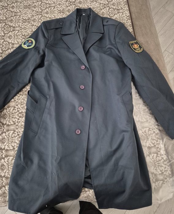 Отдам даром  одежда