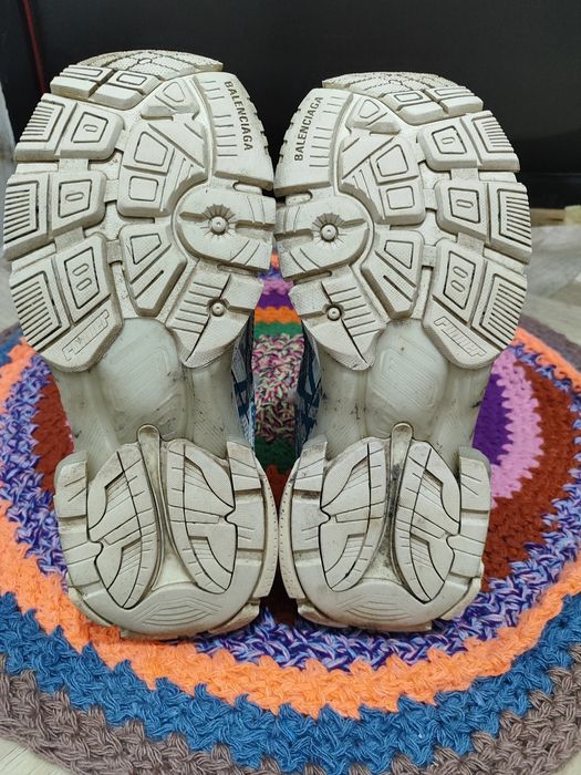 Balenciaga runner graffiti