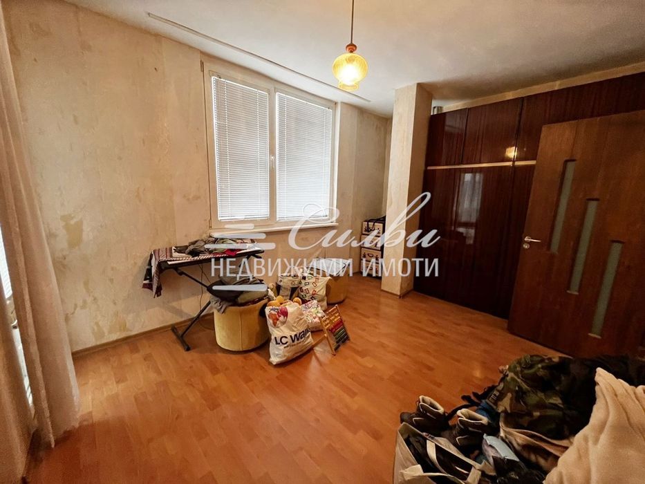 Продава се Двустаен апартамент в Шумен, Тракия - 65 кв.м за 1424 €/кв.м - Снимка #3