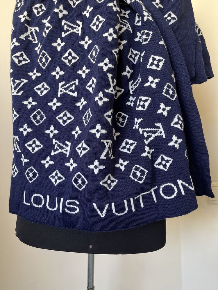 Fular (șal) Louis Vuitton , impecabil Pitesti •