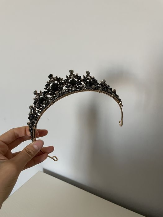 Диадема со стразами