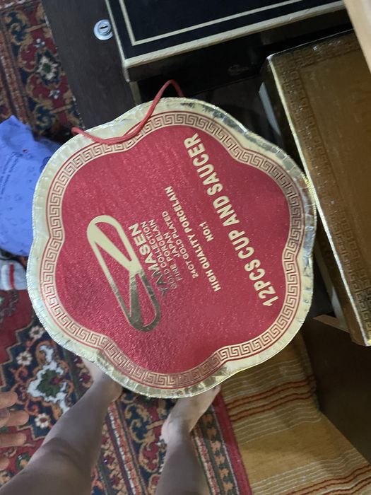 Chroyli nabor servat idishlar