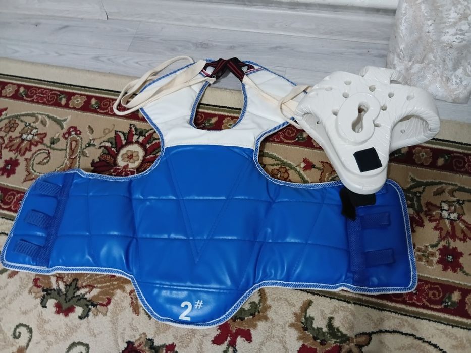 Продам экипировку и шлем
