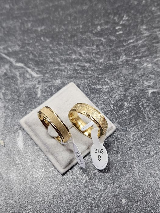 Verighete placate cu aur