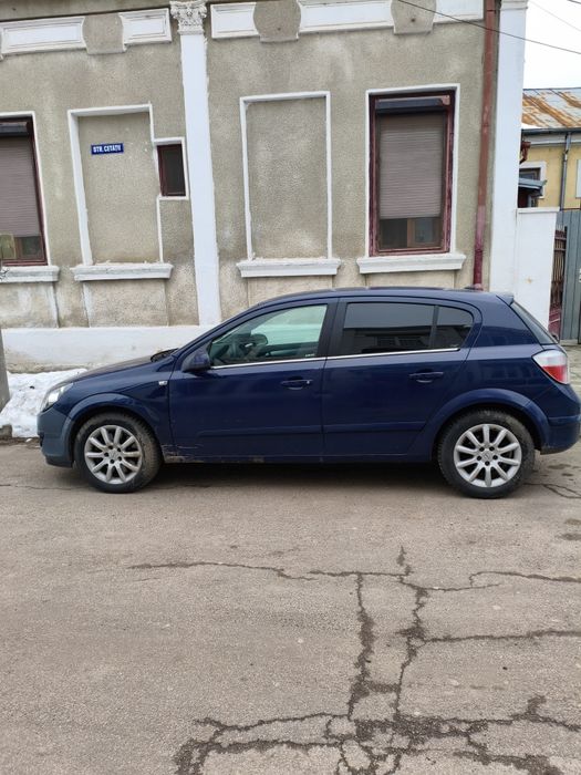 Vând Opel Astra H pentru piese