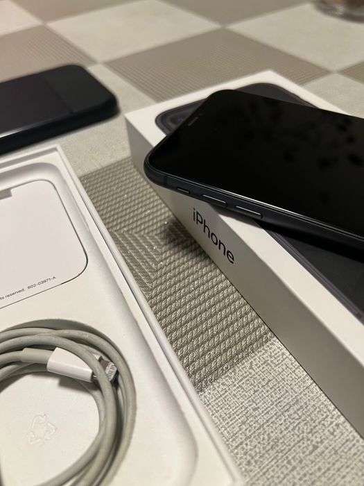 Iphone 11 64Gb запазен