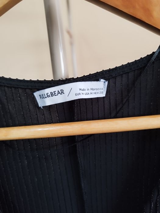Тънка рокля с блестящ ефект Pull i Bear