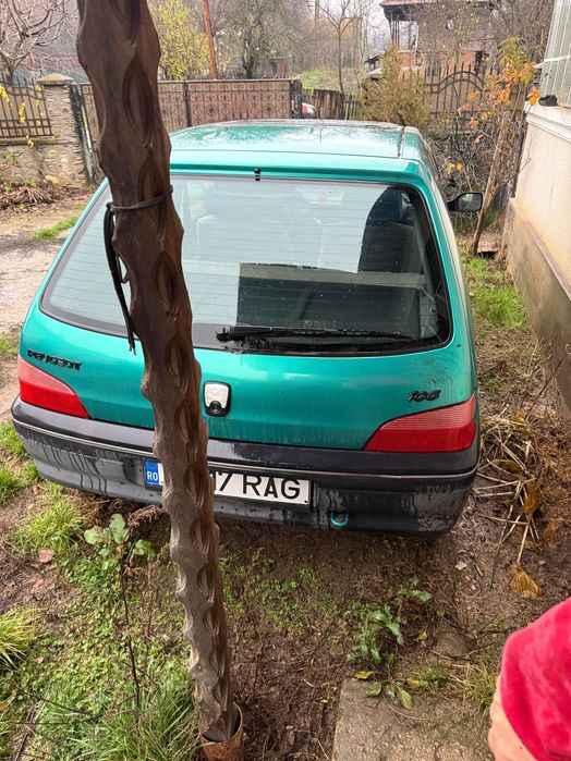 Vând Peugeot 106