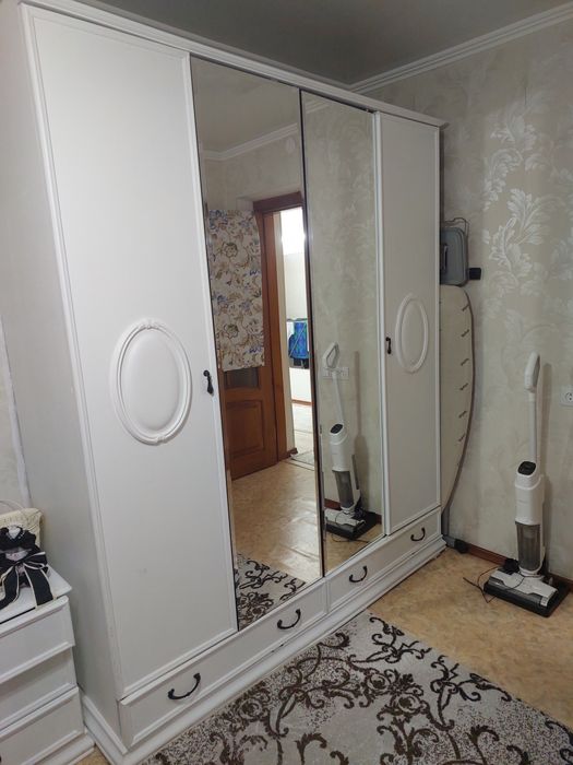 Продаю шкаф в спальню