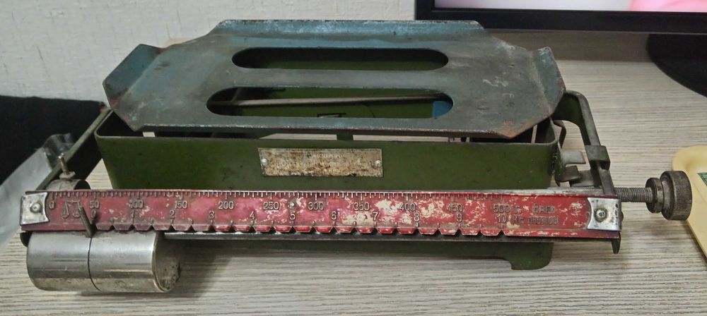 продам мини весы с встроенными гирями СССР 150000