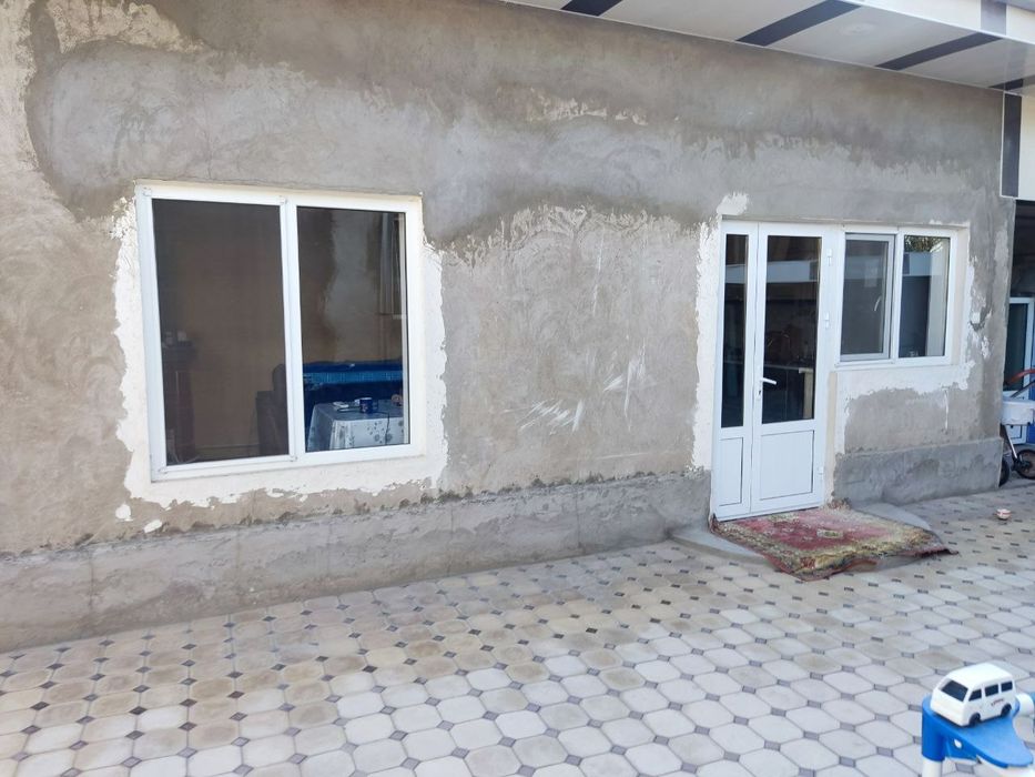 Продаётся дом в Янгиюле  ( 20 соток )