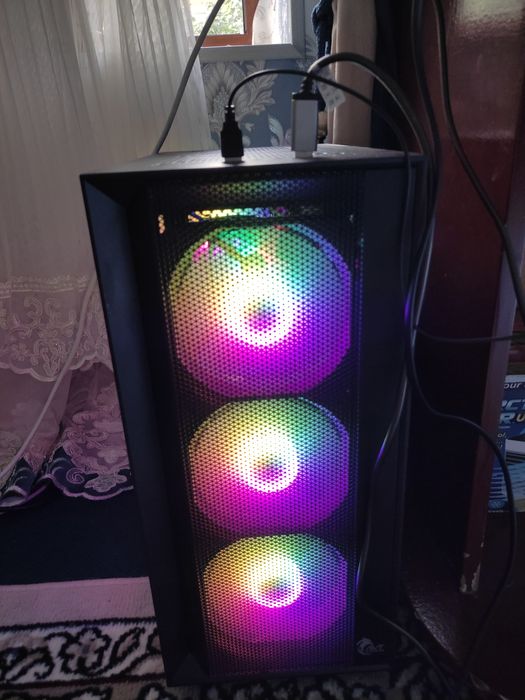 Zefler stol kampyuter uyin uchun  650$ kelishamiz Samarqand viloyati