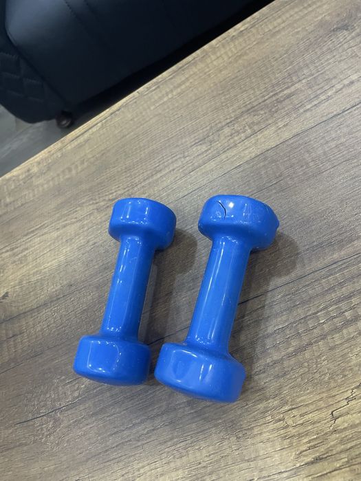 Продам гантели синие