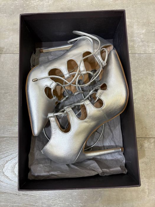 Кожаные туфли 
Размер: 7 (US)
Материал:
 • Верх — сатин