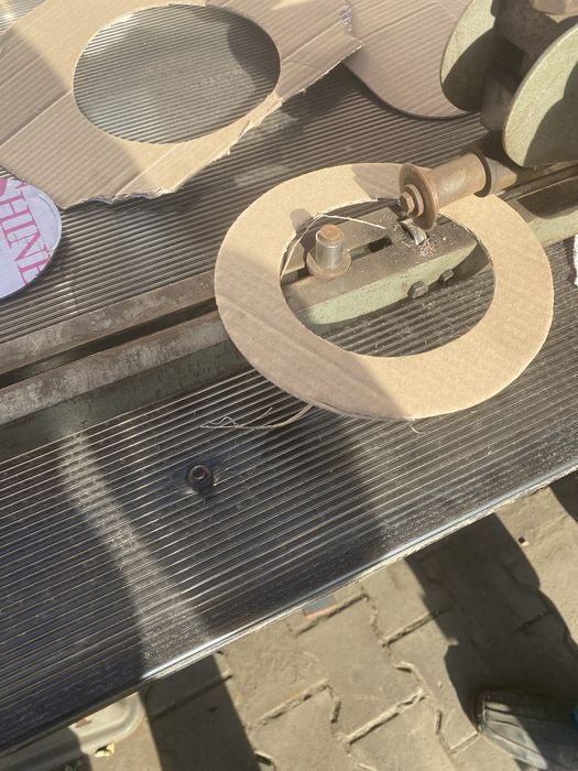 Ghilotina pentru taiat materiale neferoase rotund si strung metale