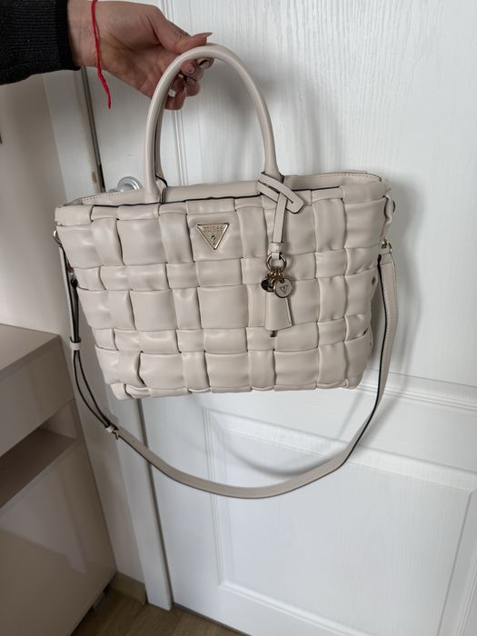 Дамска чанта Guess