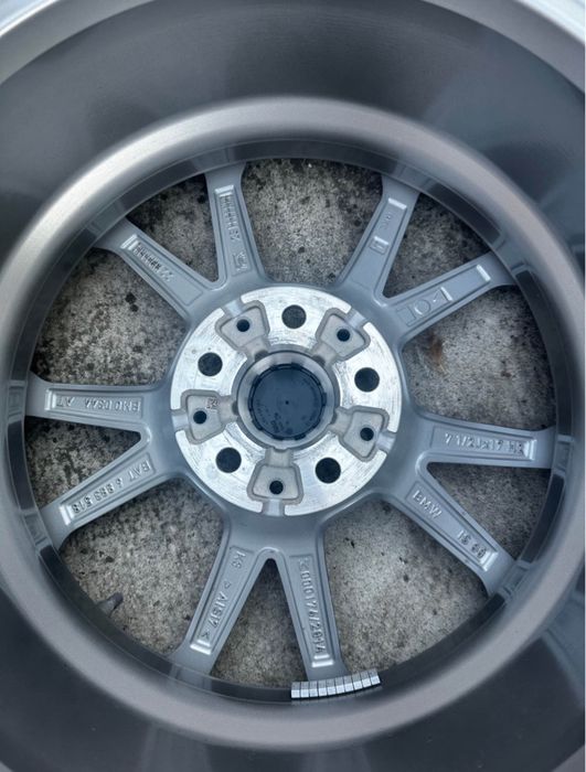 Jante BMW cu anvelope iarna 225/50 R17