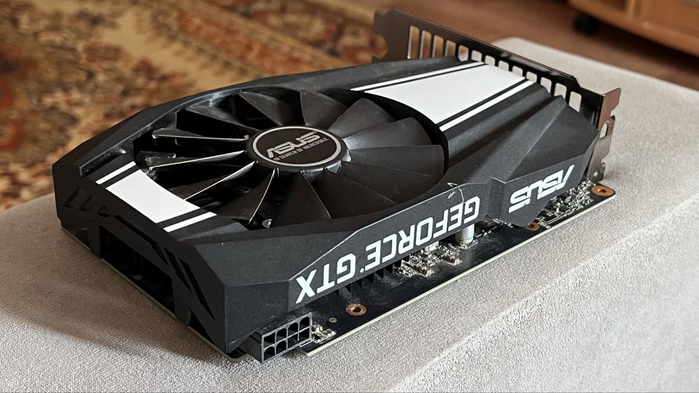 GTX 1660 6GB.