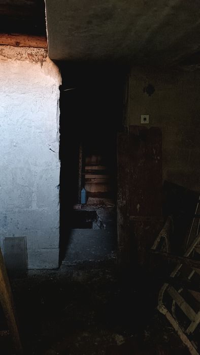 Продам гараж на прохладно