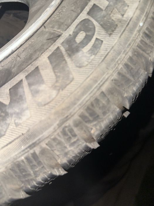 Продам шины с шипами