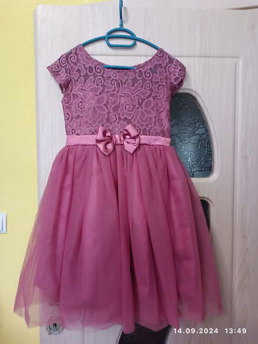 Официална дантелена рокля